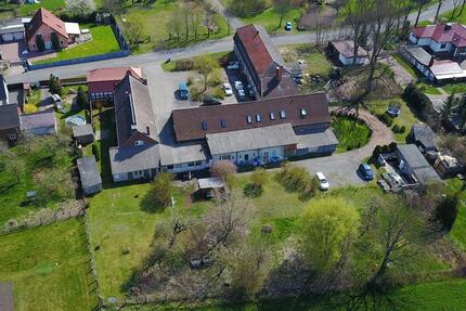 ländliches Mehrfamilienhaus mit starker Rendite zu verkaufen 22 zimmer