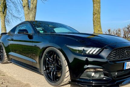 Ford Mustang 84.000 km 30.500 &euro; Nettetal 41334