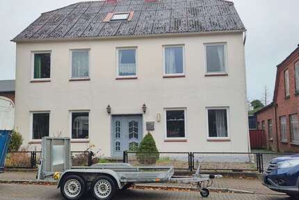 Haus zum Kaufen in Ahrensbök 180.000 € 190 m² 8 zimmer