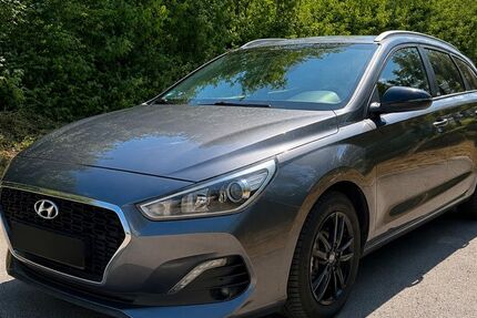 Hyundai i30 131.000 km 11.999 &euro; Würzburg 97084