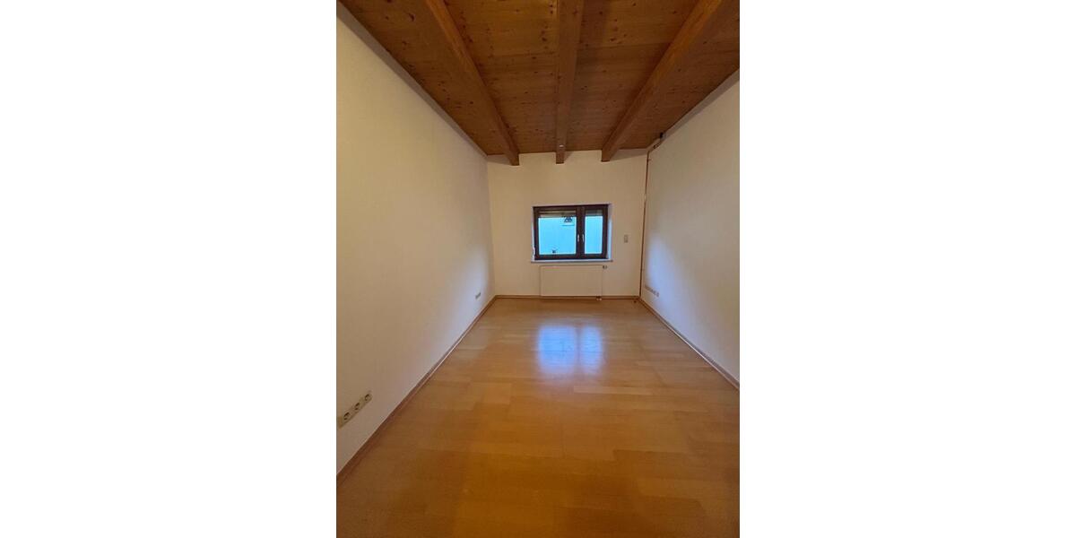 Reihenhaus Dingolfing - 5 Zimmer, 169 m&sup2;, 1.580&euro; | Angebot:24890664