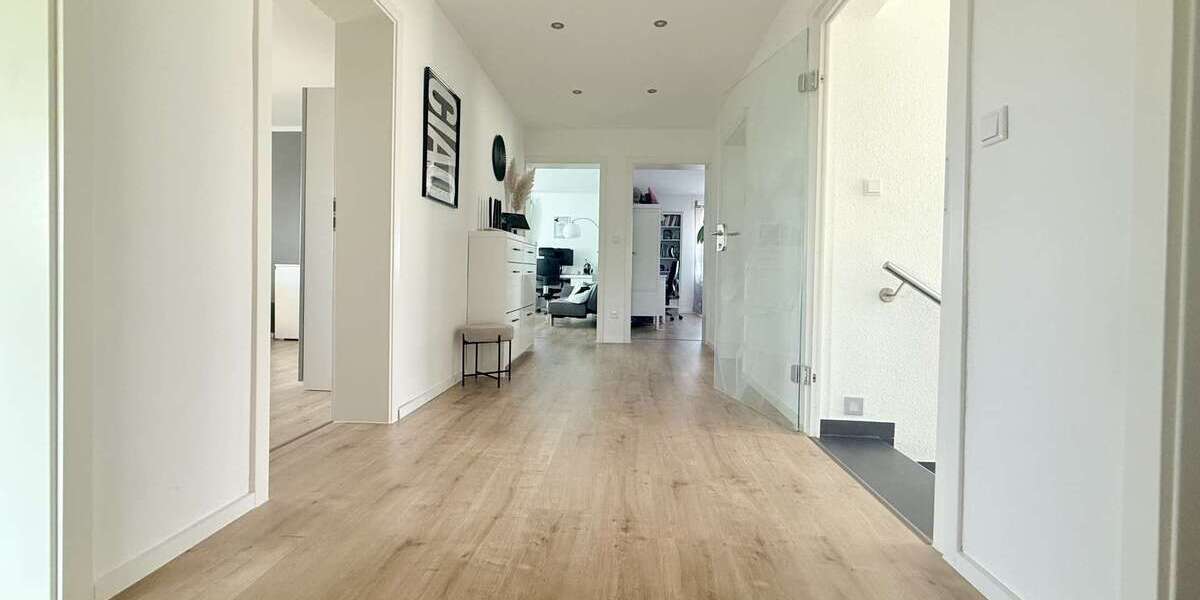 Haus zum Kaufen in Langenselbold 969.000 € 250 m² 9 zimmer