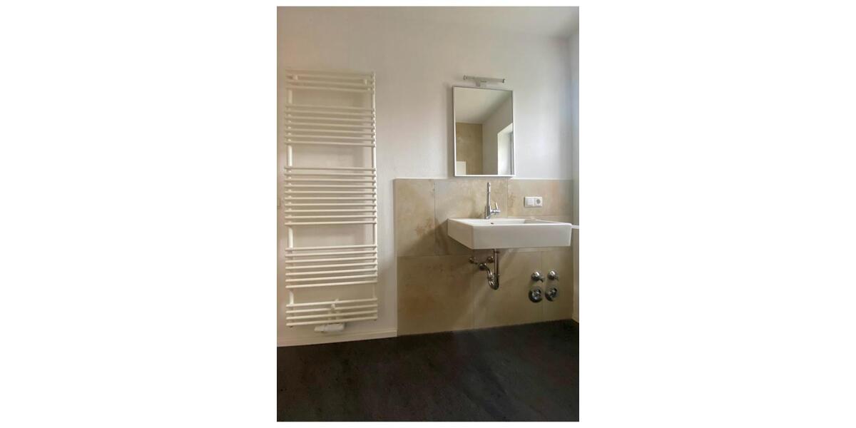 Superschöne sehr helle 2-Zimmer-Wohnung mit riesiger Holzterrasse 2 zimmer