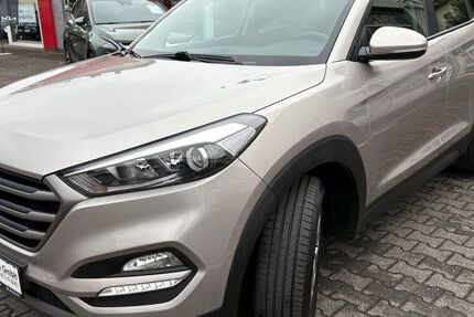 Hyundai TUCSON 97.700 km 14.590 € Remagen - Rolandseck 53424