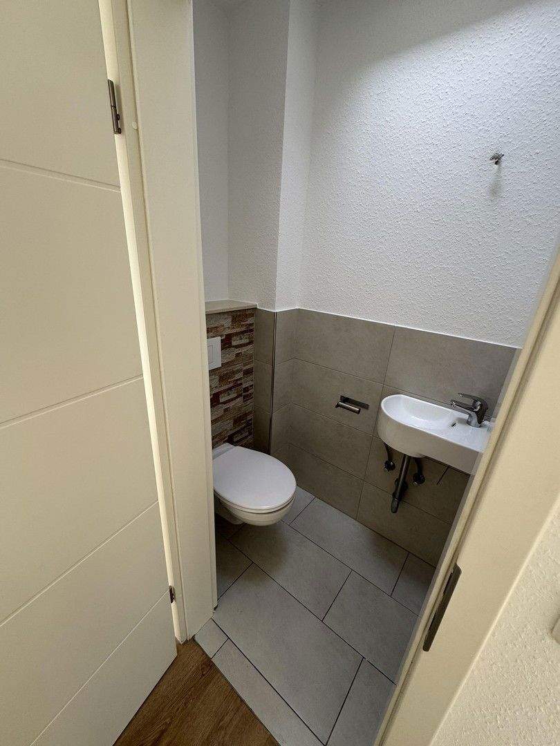 Familienfreundliches Zweifamilienhaus mit flexiblen Nutzungsmöglichkeiten in Oldenburg-Ohmstede 8 zimmer