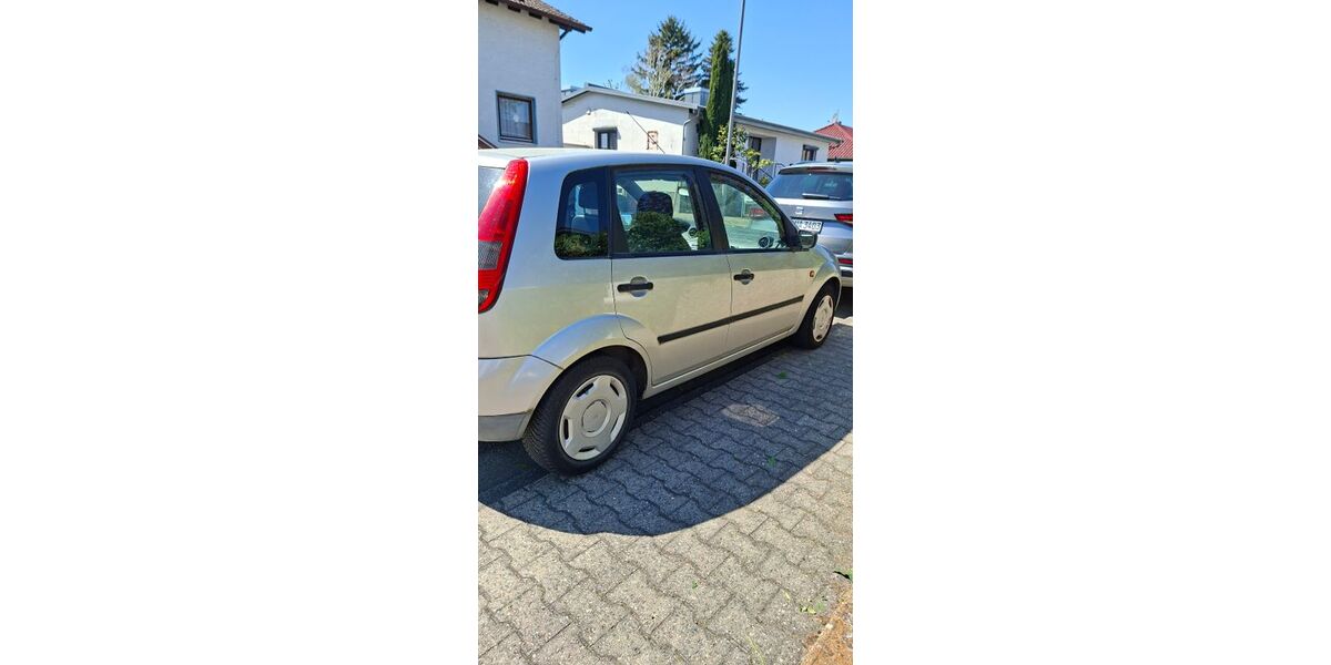 Ford Fiesta 94.750 km 2.500 &euro; Stockstadt 64589