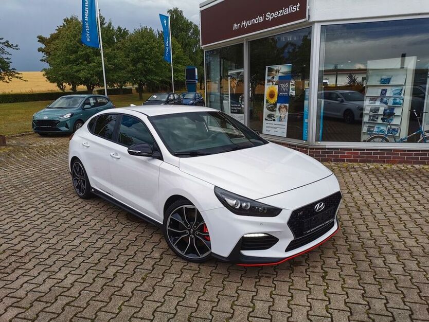 i30