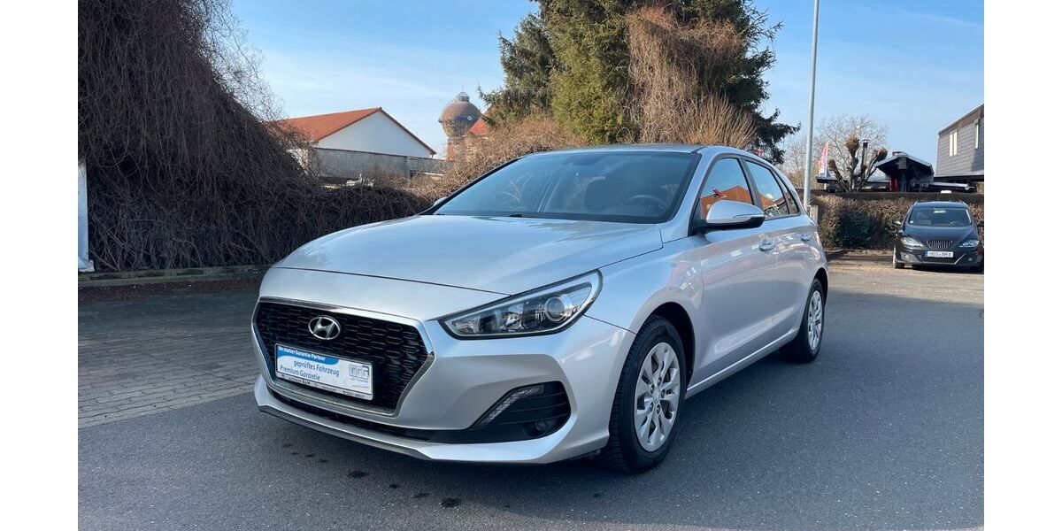 Hyundai i30 90.000 km 9.490 &euro; halberstadt 38820