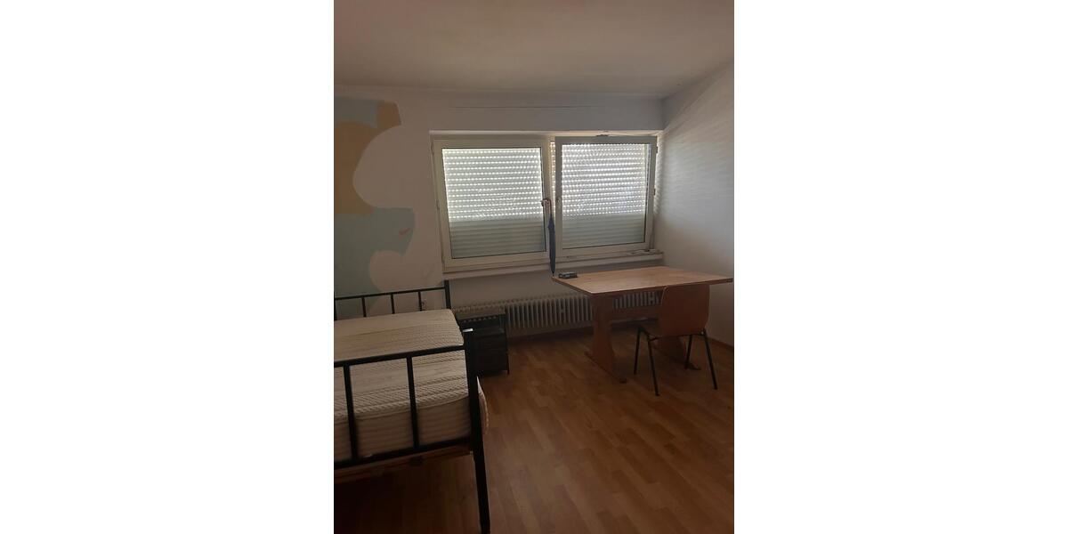 Einfamilienhaus Kastellaun - 7 Zimmer, 215 m&sup2;, 325.000&euro; | Angebot:27023901