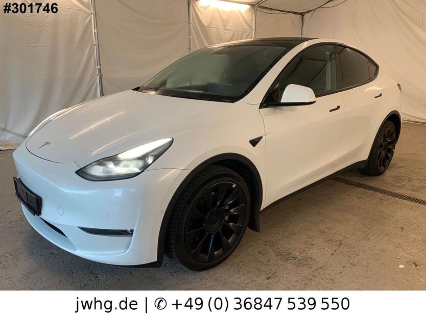 Tesla Model Y 56.203 km 34.450 € Steinbach-Hallenberg OT Herges-Hallenberg 98587