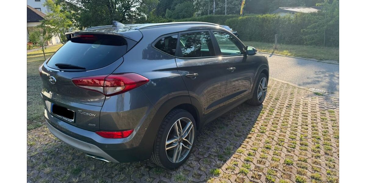 Hyundai ix35 169.804 km 10.000 &euro; Bruchsal 76646
