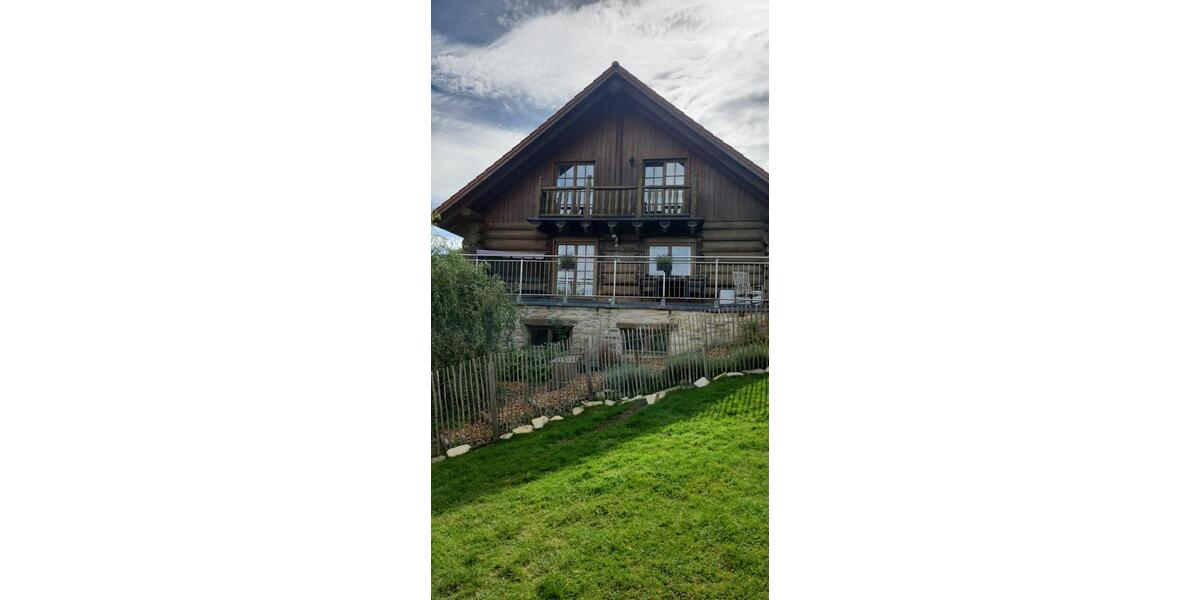 Kanadisches Blockhaus mit direkter Waldrandlage 8 zimmer