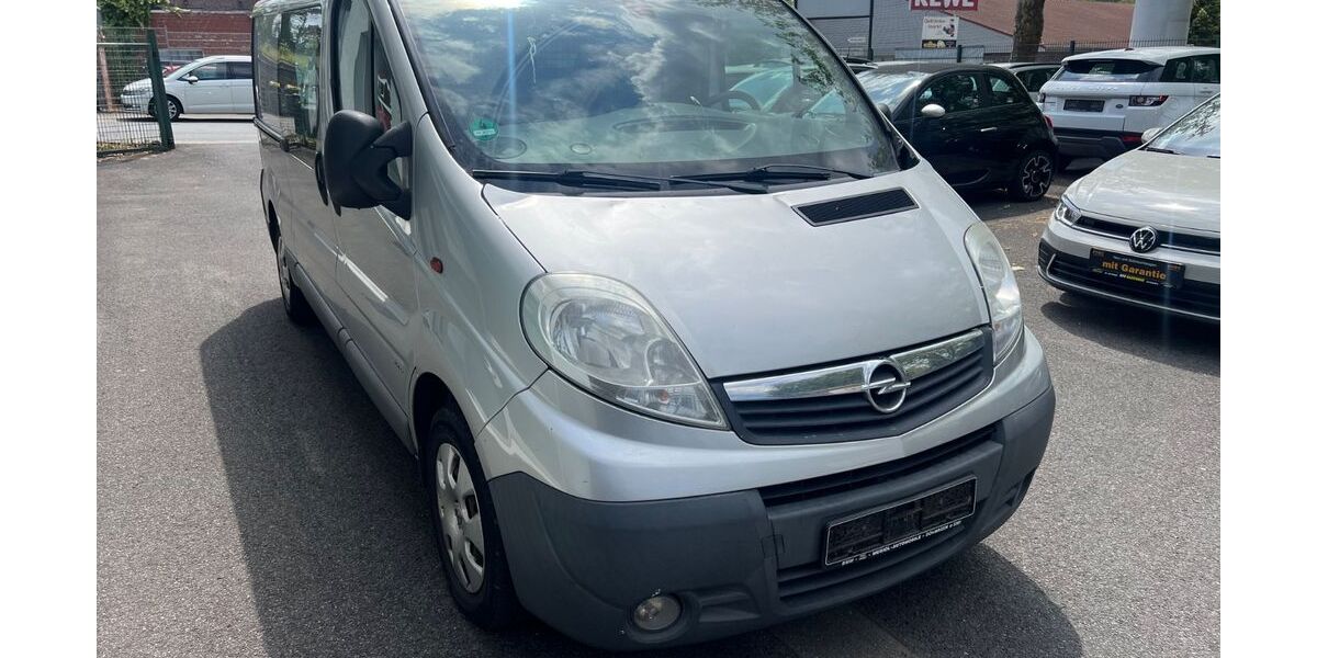 Opel Vivaro 178.000 km 6.999 &euro; Recklinghausen 45663