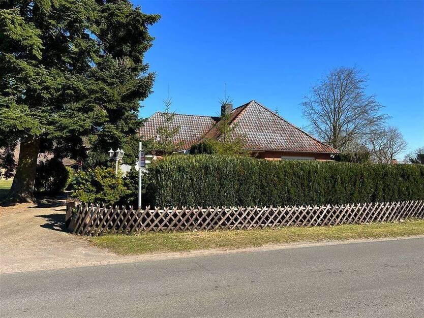 Ideal für Handwerker! Wohnhaus in toller Lage mit 1.692 m² Grundstück