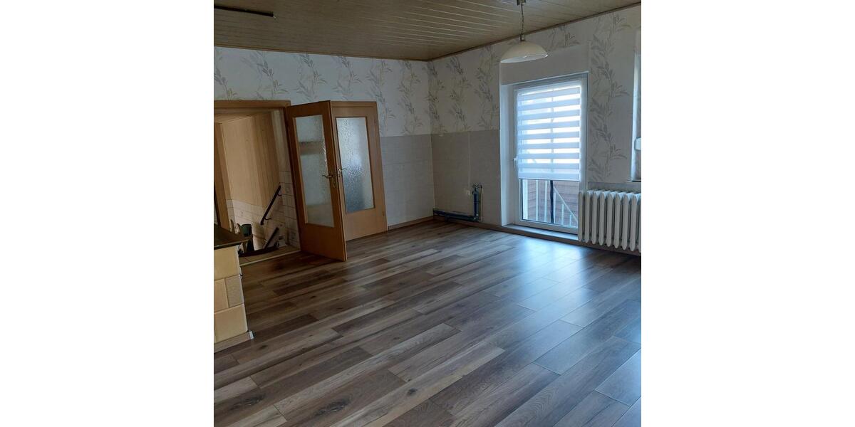 Erdgeschoßwohnung Mockrehna - 3 Zimmer, 100 m&sup2;, 130.000&euro; | Angebot:23065198