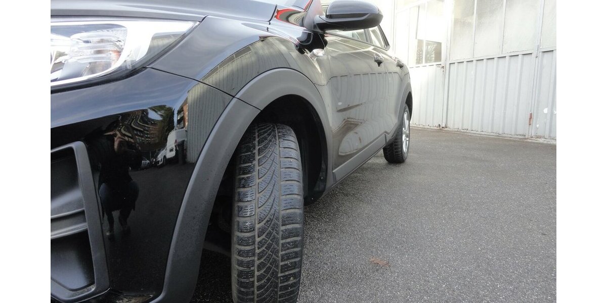 Kia Stonic 1,2 Edition7- Klima SHZ PDC Alu 33Tk,1 Hd 33.000 km 13.999 &euro; Neuss 41462