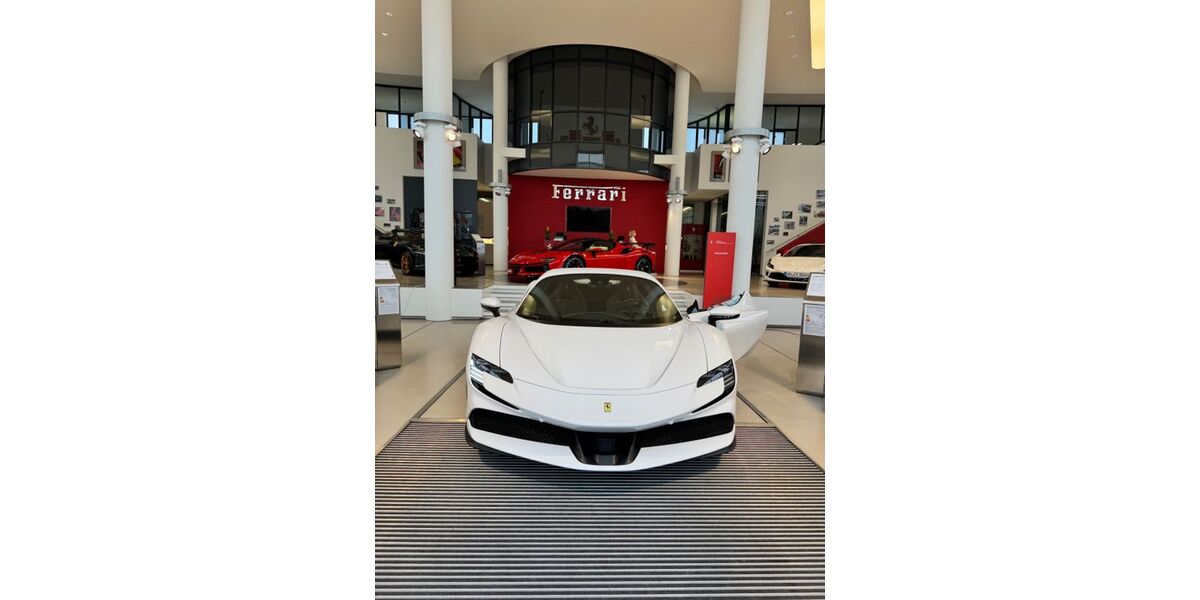 Ferrari SF90 5.000 km 459.000 &euro; Hennef 53773