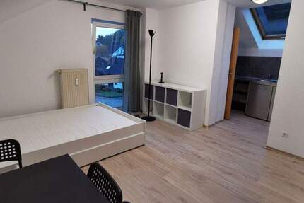 Renovierte & möblierte 1-Zimmer-Wohnung mit Einbauküche und Stellplatz in ruhiger Lage 1 zimmer