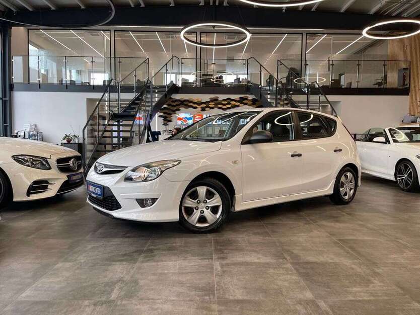 i30