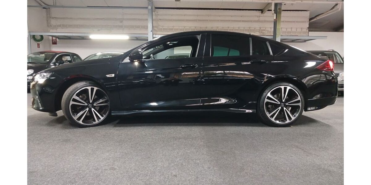 Opel Insignia 29.900 km 25.800 &euro; Rüsselsheim 65428