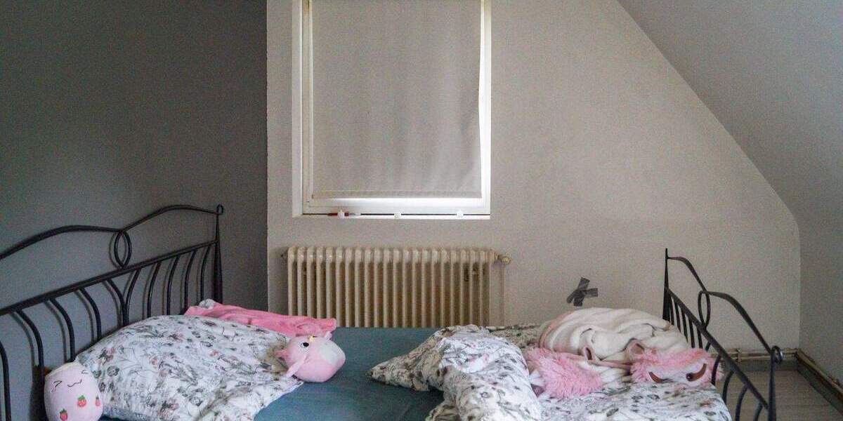 Gestaltbares Zuhause : EFH mit Garten, Garage und 4 Freistellplätzen mit Renovierungsbedarf 6 zimmer