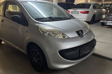 Peugeot 107 250.526 km 990 &euro; München 81737