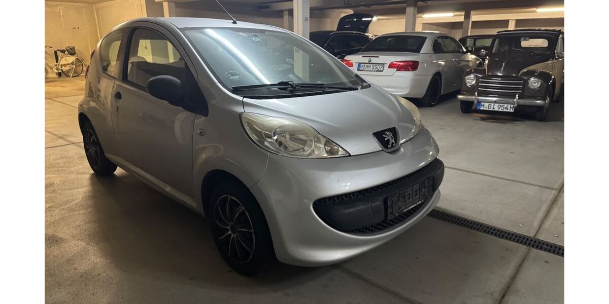 Peugeot 107 250.526 km 990 &euro; München 81737