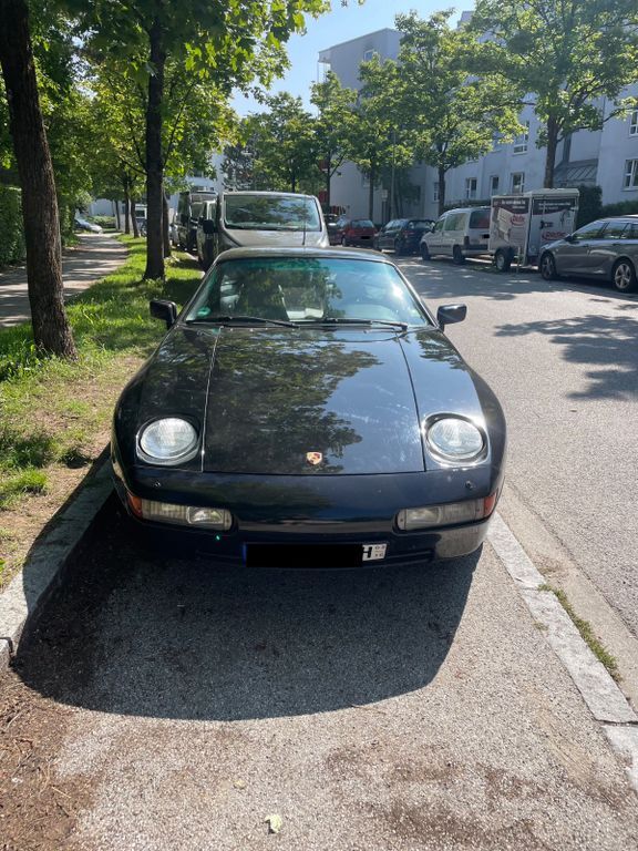 928