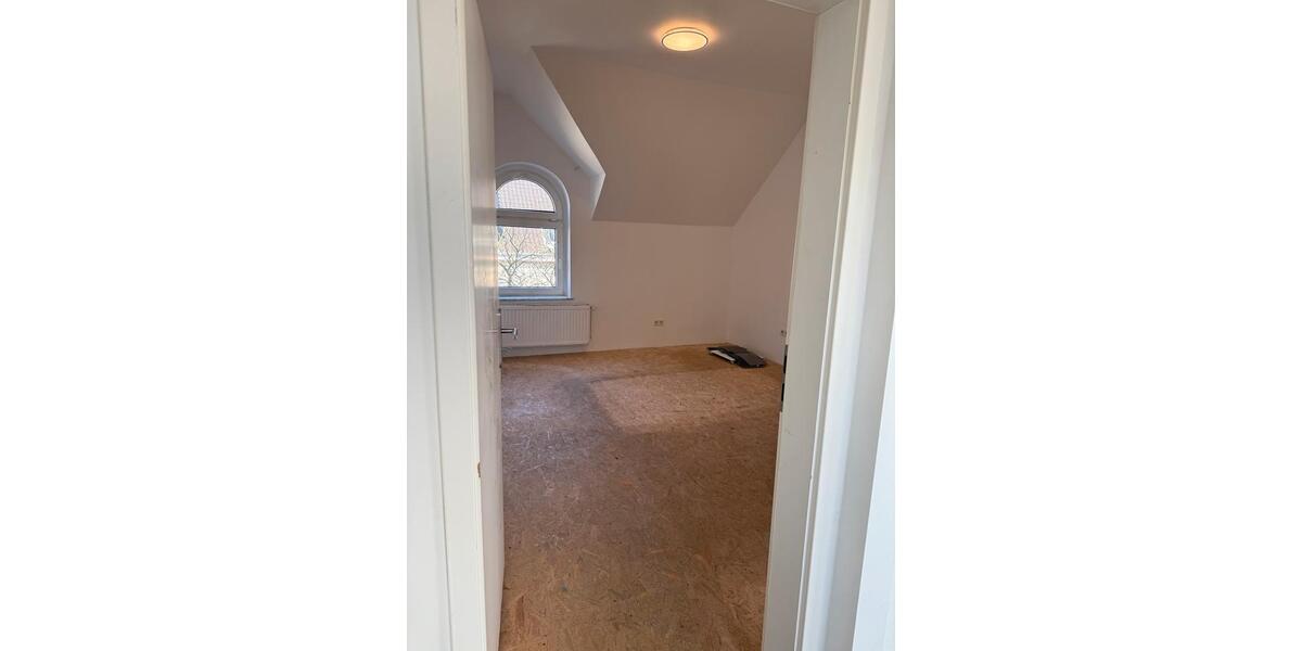 Dachgeschoßwohnung Neuss Furth-Mitte - 2 Zimmer, 55 m&sup2;, 700&euro; | Angebot:25045377