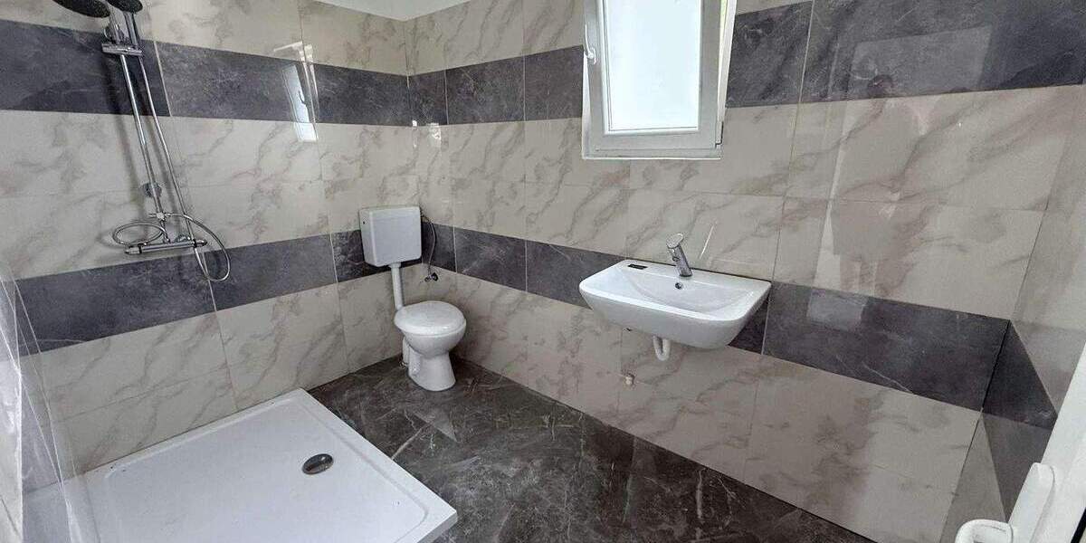 Mehrfamilienhaus, Wohnhaus Hohenroda Oberbreitzbach - 8 Zimmer, 155 m&sup2;, 800&euro; | Angebot:24556023