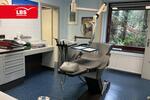 Zahnarztpraxis mit großzügiger Fläche zimmer