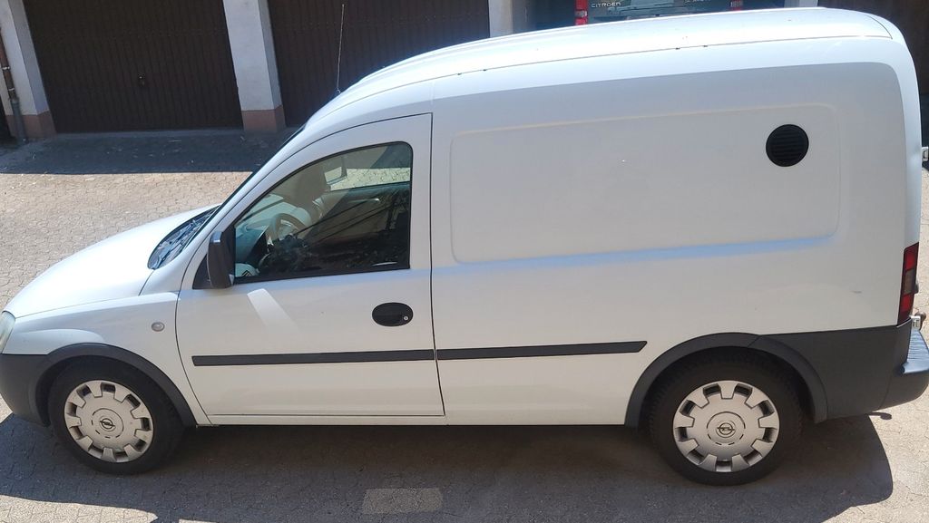 Opel Combo 105.000 km 4.250 &euro; Kehl-Kork 77694