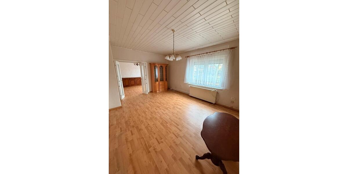 Einfamilienhaus Plessa - 8 Zimmer, 110 m&sup2;, 185.000&euro; | Angebot:26834430