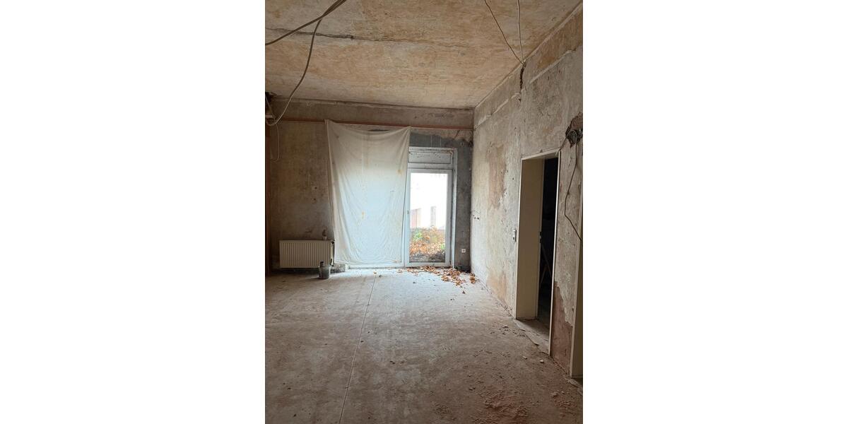 Einfamilienhaus Albersweiler - 10 Zimmer, 170 m&sup2;, 80.000&euro; | Angebot:25614195