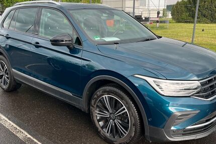 VW Tiguan 71.500 km 20.990 &euro; Sinzig 53424
