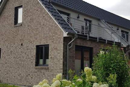 Haus Trittau - 2 Zimmer, 84 m&sup2;, 1.300&euro; | Angebot:25214818