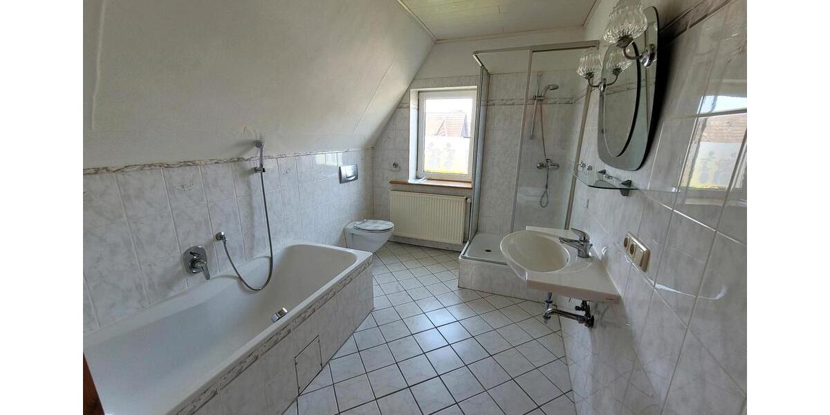 Einfamilienhaus Bergen - 3 Zimmer, 132 m&sup2;, 189.000&euro; | Angebot:26874616