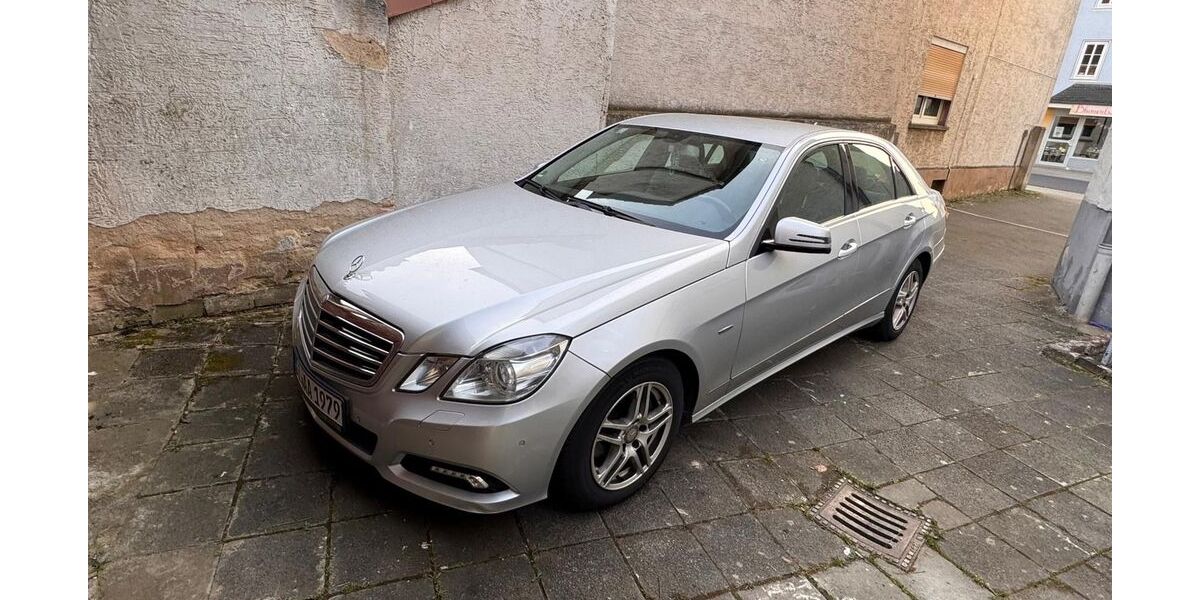Mercedes-Benz E 220 250.000 km 6.800 &euro; Hungen 35410