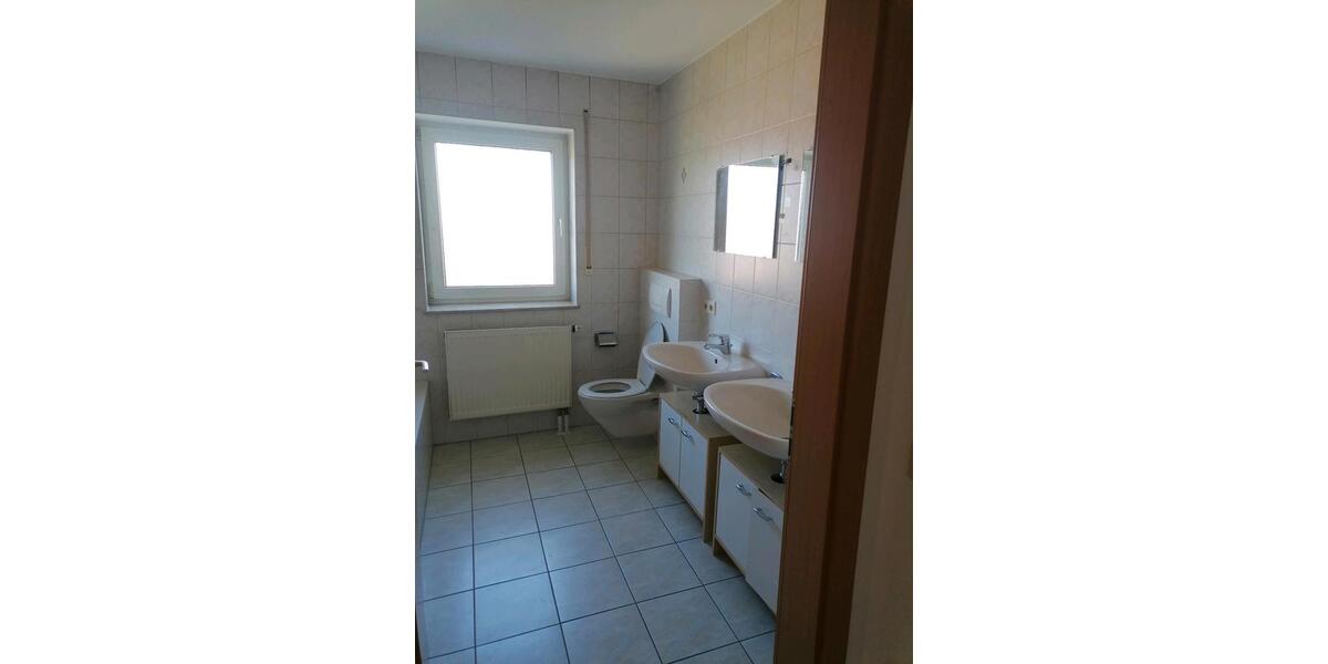 Dachgeschoßwohnung Gerhardshofen - 3 Zimmer, 76 m&sup2;, 630&euro; | Angebot:26400483