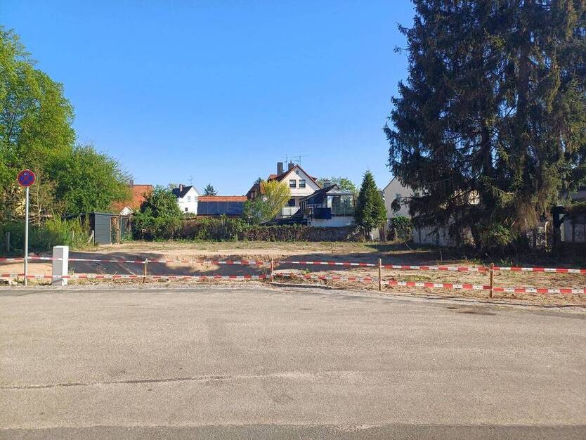 Baugrundstück für Einzel- oder Doppelhaus in ruhiger, durchgrünter Wohnlage