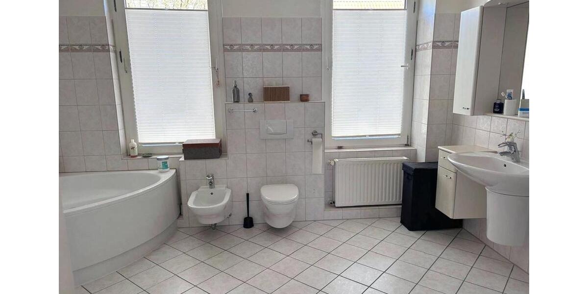 Reihenhaus Emden - 5 Zimmer, 146 m&sup2;, 270.000&euro; | Angebot:27084713