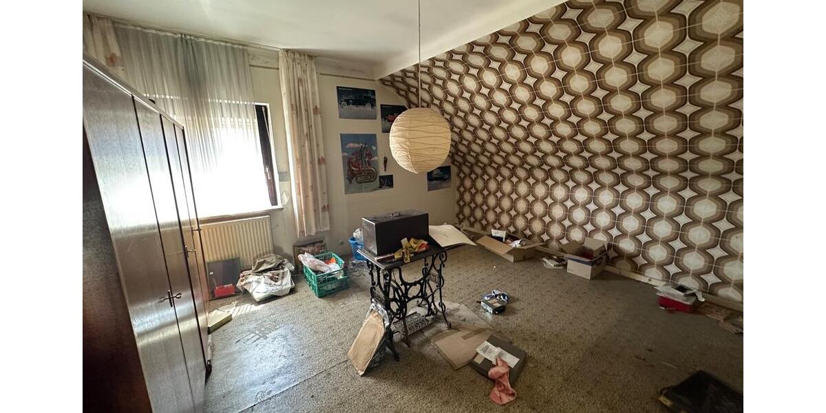 Einfamilienhaus Wadgassen - 7 Zimmer, 141 m&sup2;, 220.000&euro; | Angebot:26951364