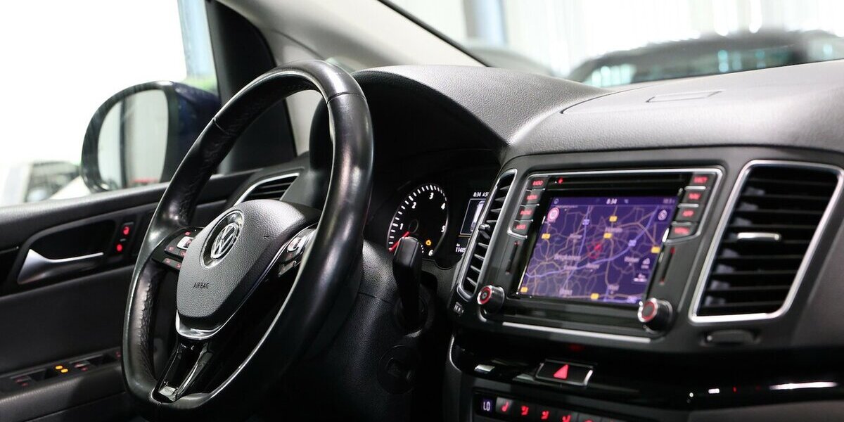 VW Sharan 2.0 TDI DSG HIGHLINE / PANORAMA, XENON 114.000 km 25.991 &euro; Hamm 59077