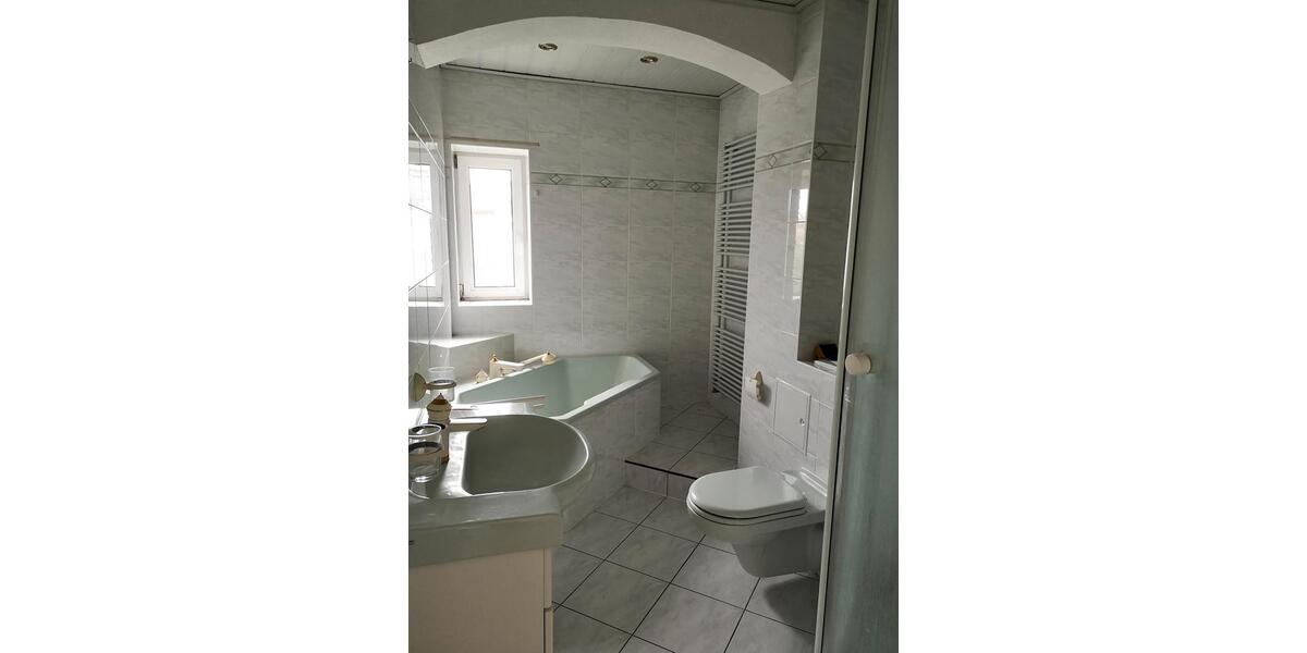 Etagenwohnung Zittau - 3 Zimmer, 87 m&sup2;, 470&euro; | Angebot:26383944