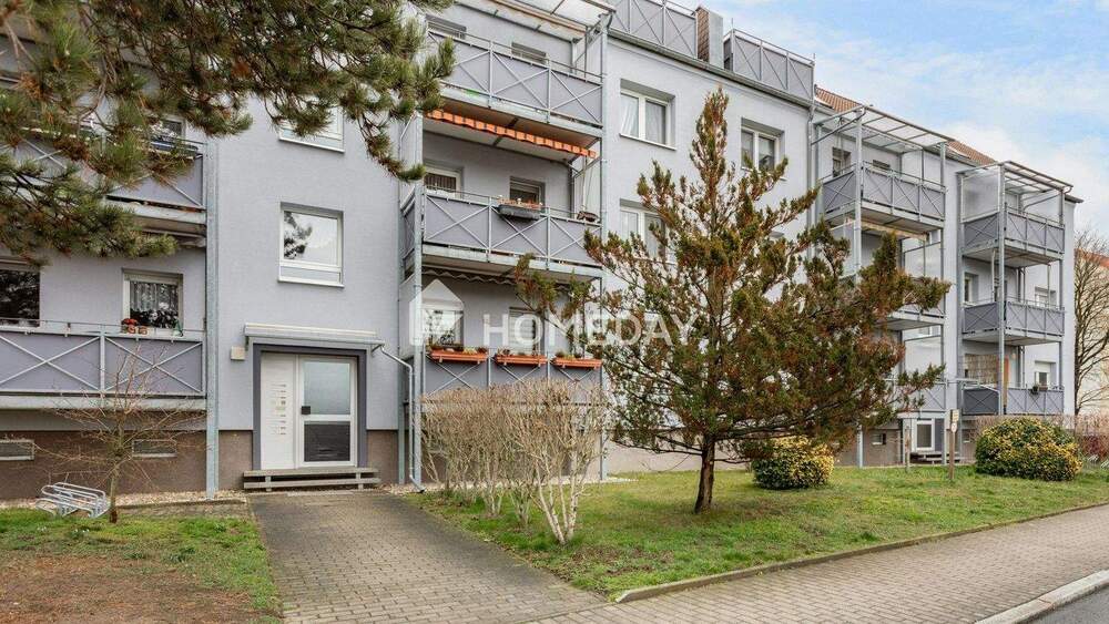 Großzügig & gemütlich: schöne Dachgeschosswohnung mit Balkon & Stellplatz - ruhiges Wohnen in Borna 4 zimmer