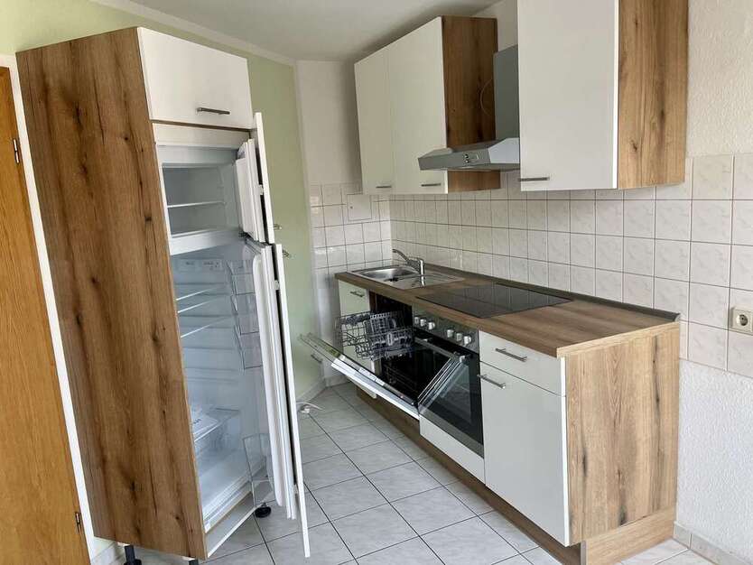komplett möblierte 3-Zim-Wohnung mit Balkon - auch kurzfristige Mietzeit möglich 3 zimmer