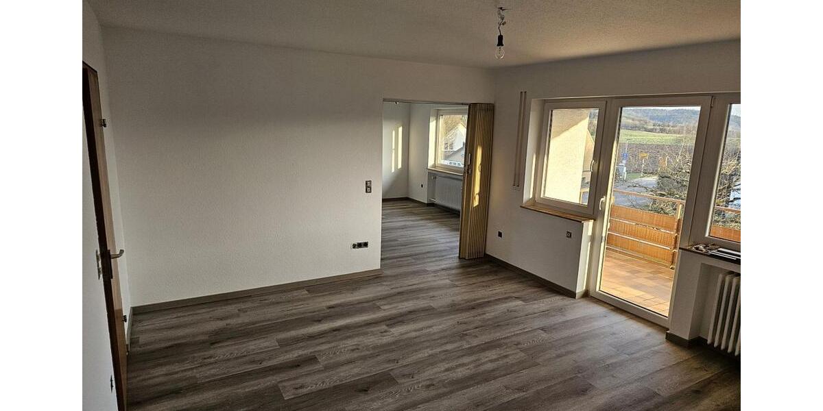 Etagenwohnung Ammerbuch - 5 Zimmer, 105 m&sup2;, 1.100&euro; | Angebot:25407180