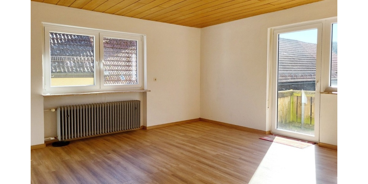Wohnhaus mit ehemaliger Gastwirtschaft und Scheune in Leups bei Pegnitz zu verkaufen. - Zweifamilienhaus Pegnitz | Angebot:27082967