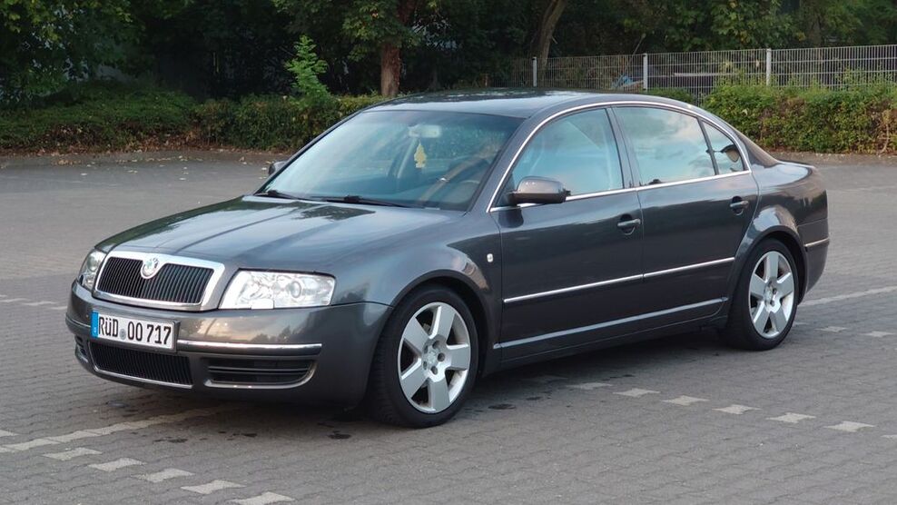 Skoda Superb 180.000 km 2.800 € Niedernhausen 65527