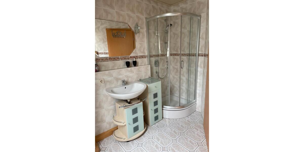 Einfamilienhaus Regensburg Brandlberg - 7 Zimmer, 200 m&sup2;, 2.400&euro; | Angebot:25442062